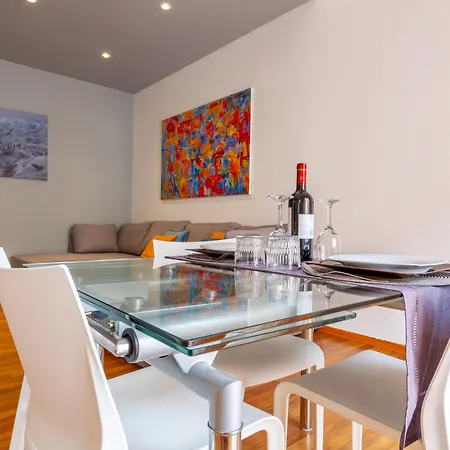 Marghera 10 The Milanese Experience شقة ميلان